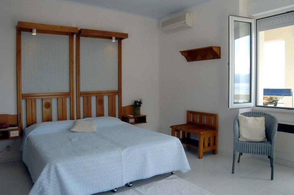 Albergo Miramare Cala Gonone Exterior photo