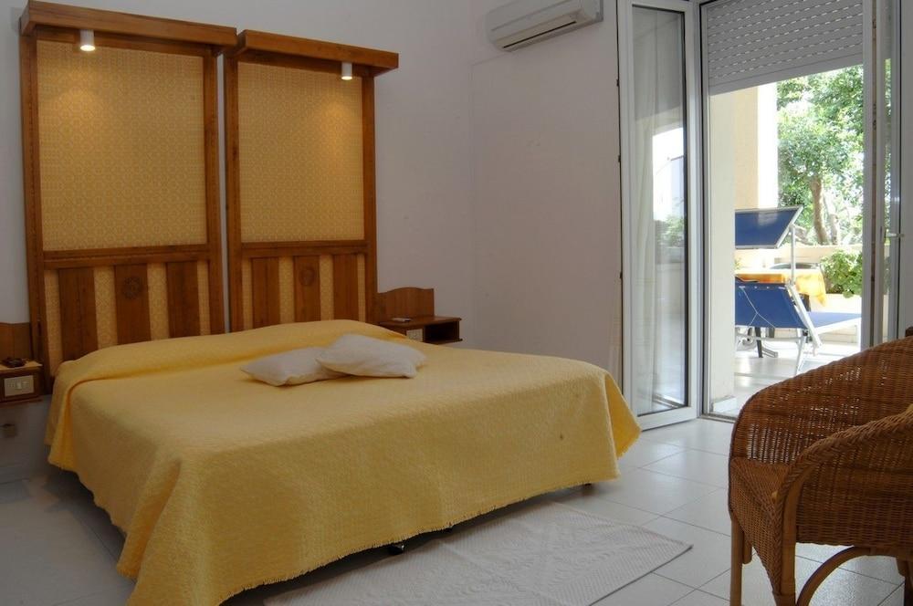 Albergo Miramare Cala Gonone Exterior photo