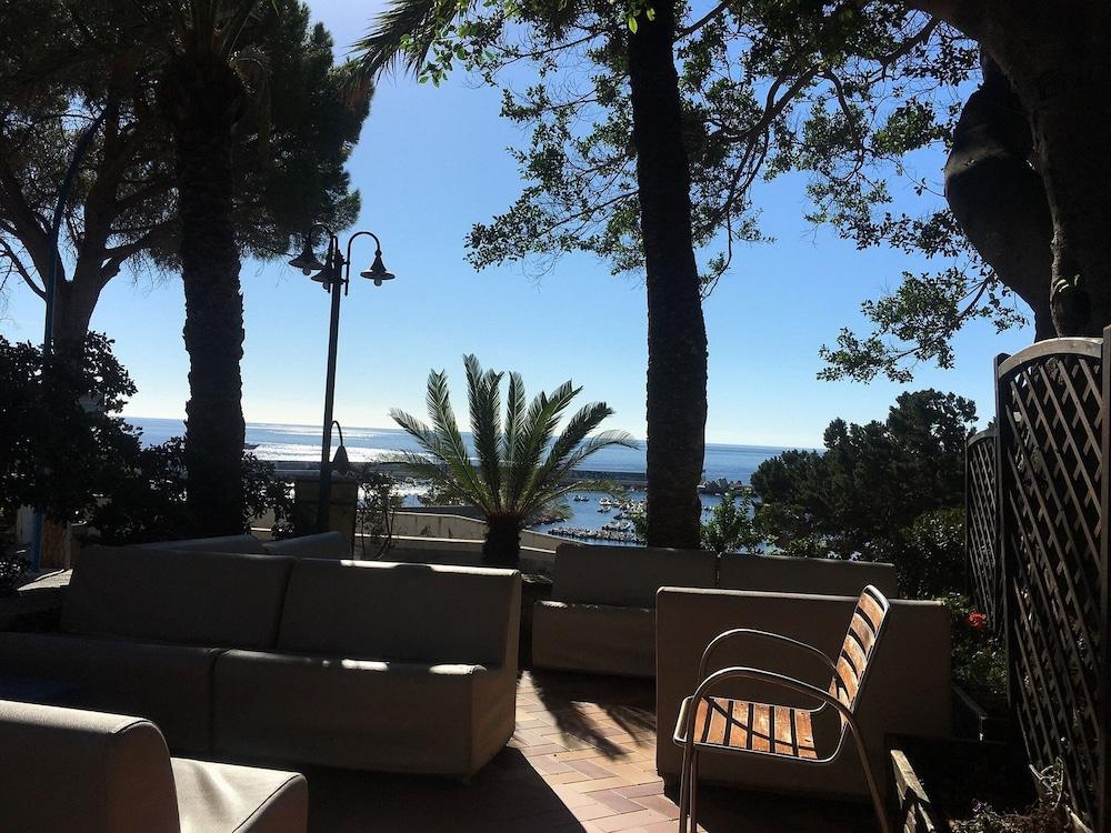 Albergo Miramare Cala Gonone Exterior photo